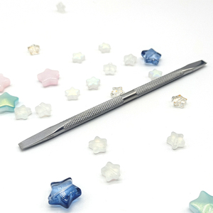 Nouvel outil de manucure double extrémité en acier inoxydable : repousse-cuticules et coupe-ongles à bord droit - Product Image 3