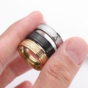 Anello con Numeri Romani di Tendenza, 6 MM in Acciaio Inossidabile, Stile Punk Nero con Placcatura in Oro 18K per Uomo e Donna - Product Image 2