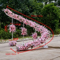 Buatan tangan Spiral busur merah muda bunga panggung pernikahan latar belakang baru rumput tata letak pernikahan simulasi bunga untuk Hari Valentine