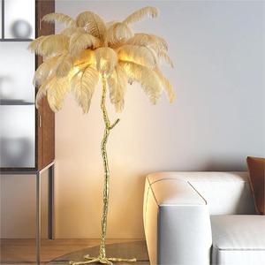 Lampada da Terra di Lusso di Design Nordico a Forma di Palma per Soggiorno, Lampada Moderna con Piume di Struzzo per Arredamento Interno - Product Image 2