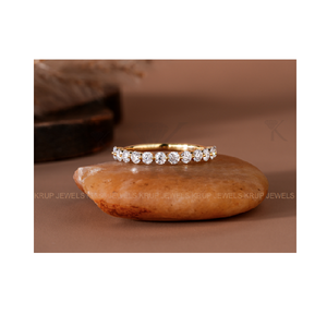 Anillo de media eternidad de oro macizo de 14 quilates con diamantes de corte redondo, elegante anillo de boda para mujer, joyería minimalista apilable - Product Image 1
