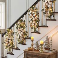 Guirlande de porte de Noël artificielle haut de gamme en gros avec pendentifs dorés scintillants et ornements pour la décoration des hôtels et des centres commerciaux