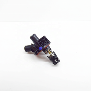 Pièces automobiles Système de refroidissement Boîtier de thermostat de liquide de refroidissement 9811034680  9144497396 pour Citroën C3 Peugeot 2008 208 - Product Image 4