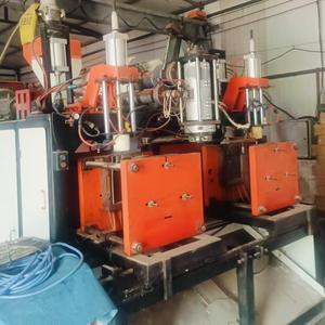 Máquina de Moldeo por Extrusión-Soplado Usada de Bajo Costo para Fabricación de Botellas y Bidones de HDPE, en Estado Comprobado y Lista para Usar - Product Image 1