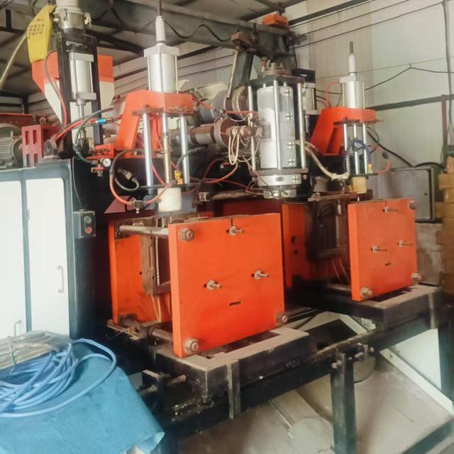 Low Cost Used Extrusion Blow Molding Machine for HDPE Bottle and Jerry Can Making with Tested Condition and Ready to Use