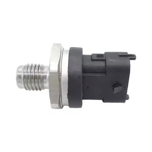 보쉬 시스템이 장착 된 SINOTRUK HOWOA7 트럭 디젤 차량용 커먼 레일 압력 센서 0281006364 - Product Image 4