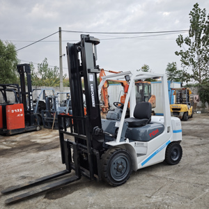 รถยกขนาดเล็ก TCM มือสอง3ตันเครื่องยนต์ดีเซลมือสอง EPA CE สภาพดีสำหรับหลายๆอย่างรวมทั้งขายปลีก - Product Image 3