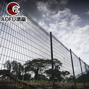 OEM nhà sản xuất nhúng nóng mạ kẽm hàn hàng rào kim loại hàng đầu cuộn tam giác uốn BRC hàng rào với sơn tĩnh điện - Product Image 4