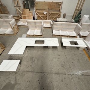 Losas de Cuarzo Blanco Calacatta con Vetas Doradas de Vietnam a Buen Precio, Ideales para Mesas de Centro, Encimeras de Cocina y Muebles de Baño - Product Image 3