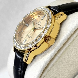 Reloj de Pulsera de Cuarzo con Correa de Cuero para Mujer, Logotipo Personalizado, Luminoso, Resistente al Agua, Esfera de Cristal, Aleación - Product Image 5