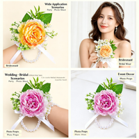 Bracelet de fleurs artisanales en ruban et perles, avec roses blanches et verdure, pour demoiselle d'honneur, mariée, mariage, banquet, bal de promo, décoration à porter au poignet
