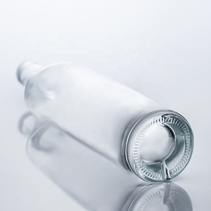 Venta al por Mayor de Botellas de Vidrio Transparentes Redondas Personalizadas para Whisky y Tequila de 500ml, 700ml, 750ml con Corcho - Product Image 5