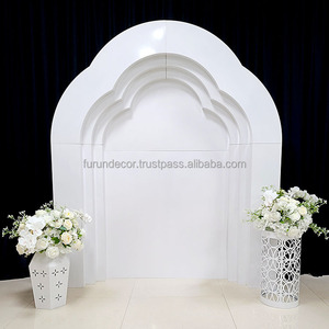 Nouvelle décoration de scène multi-accessoires grande arche de mariage incurvée blanche art en fer multicouche exclusif pour les mariages et les fêtes - Product Image 1