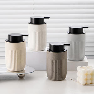 Flacon simple en céramique à rayures pour désinfectant pour les mains, shampoing, gel douche, détergent - Product Image 1