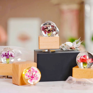 Produits tendance 2024, artisanat en boule de cristal, fleurs réelles, lumière LED, produits uniques, gadgets, coffrets cadeaux pour femmes, luxe - Product Image 5