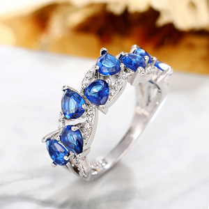 Anello Q449 con Zaffiro a Forma di Fiore in Oro Bianco, Taglio a Pera con Incastonatura Pavé, Anello di Fidanzamento con Gemma per Donna - Product Image 3