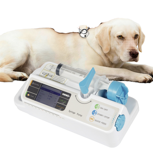 Bomba de Infusión Médica con Pantalla LCD Digital y Teclado Direccional para una Administración Precisa de Fluidos IV en Hospitales Veterinarios - Product Image 1