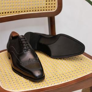 Chaussures Oxford Brogue Homme Britanniques à Lacets Carrés, Légères, Antidérapantes, Respirantes, Décontractées et Formelles, à Trois Pièces, pour la Vente en Gros - Product Image 1