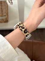 Cuir imprimé léopard pour Apple Watch Band Fermoir magnétique Saturne Bracelet Apple Watch Band pour 38 40 4142 44 45 46 49mm
