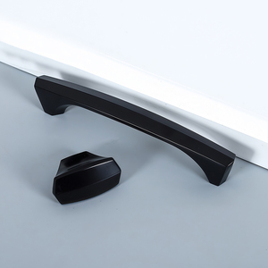 Poignées de meuble incurvées modernes et minimalistes, en alliage de zinc, finition or brossé, noir mat, laiton antique, pour armoire et tiroir - Product Image 4