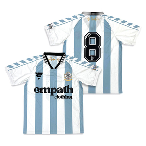 เสื้อฟุตบอล OEM สไตล์เรโทร แบบซับลิเมชั่น ชุดกีฬา แบบสั่งทำพิเศษ วินเทจ คลาสสิก ปักลายเสื้อฟุตบอล - Product Image 3