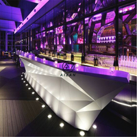 Comptoir de bar personnalisé pour grand restaurant, boîte de nuit, bar, design moderne en forme de bateau