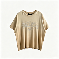 T-shirt Homme en Coton Épais avec Strass, Imprimé Texte Gothique Beige Effet Salissure, Style Streetwear Oversize, Vente en Gros Direct Usine