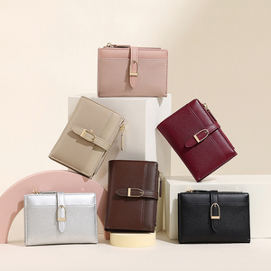 Portefeuille court pour <span class=keywords><strong>femme</strong></span> TAOMICMIC 2025 en <span class=keywords><strong>cuir</strong></span> PU épissé, portefeuille haut de gamme à deux volets, portefeuille simple et élégant - Product Image 6