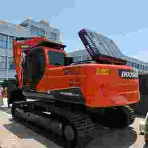 รถขุดดินดูซาน DX225 ขนาด 22 ตัน จากเกาหลี สำหรับงานวิศวกรรมก่อสร้าง กำลังขาย - Product Image 2