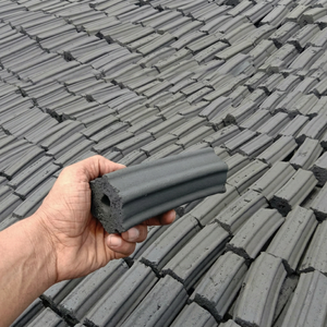 Briquetas de Carbón de Cáscara de Coco Sostenibles en Forma Hexagonal, Combustible Premium para Barbacoa y Camping - Product Image 1