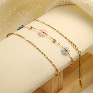 قلادة مجوهرات مصنوعة يدويًا من الراتنج مع قلادة جذابة مطلية بالذهب من الفولاذ المقاوم للصدأ - Product Image 5