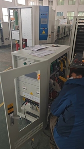 Régulateur de fréquence et de tension triphasé automatique bibo 20 kVA, stabilisateur de qualité supérieure - Product Image 3