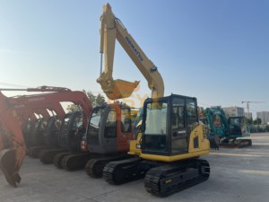 Escavatore Usato KOMATSU PC70 ad Alta Efficienza, Peso Operativo 7 Tonnellate per Progetti di Miniera, Movimento Terra e Costruzione Stradale - Product Image 2