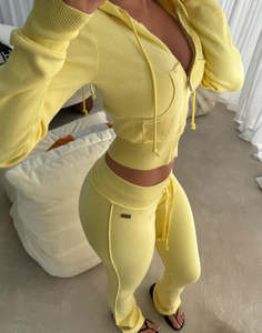 Completo Jogger da Donna Due Pezzi Personalizzato con Felpa Corta con Cappuccio e Zip Effetto Invecchiato e <span class=keywords><strong>Pantaloni</strong></span> Svasati a Campana <span class=keywords><strong>Tuta</strong></span> Neutra da Produttore - Product Image 2