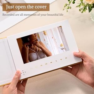 Vente en gros de carte de voeux vidéo d'invitation numérique à écran LCD IPS de 4.3/5/7 pouces brochure de livre vidéo de mariage imprimée personnalisée pour - Product Image 2