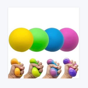 Nouveau Jouet de Décompression Lumineux en TPR de 6 cm, Balle Luminescente en Plastique Interessante, Perles d'Eau Blanches, Douce et Moelleuse - Product Image 1