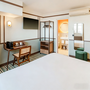 Armoire autoportante en placage de noyer avec cadre métallique noir, système d'organisation de rangement stable et robuste, idéale pour appartement locatif et Airbnb - Product Image 5