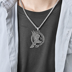 Colgante de cuervo vikingo nórdico, collar de acero inoxidable, joyería de regalo unisex - Product Image 2