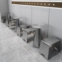 Ensemble de table ronde et de tabourets en acier inoxydable économique et industriel pour café, mobilier commercial pour café et restaurant