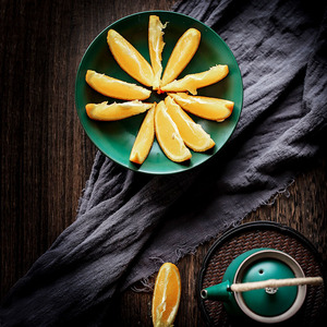 Assiette à pâtisserie en céramique ronde de 14 cm, glaçure vert foncé, plat à thé et à collation, petite assiette à fruits de style occidental, pour les fêtes - Product Image 1