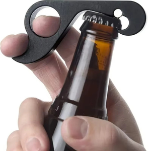 Abridor de Botellas Magnético Ecológico de Una Mano, Portátil, Metálico, para Cerveza y Refrescos, Fácil de Agarrar, Montable en Pared - Product Image 1