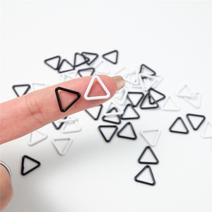 60 miếng đan khâu đánh dấu màu đen và trắng trong hộp gỗ Crochet khóa đan khâu truy cập hình tam giác - Product Image 2