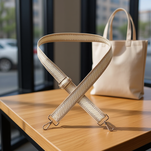 Cinghia in tessuto beige da 4 cm per borsa con ganci in metallo - Product Image 2