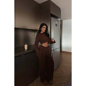 Conjuntos de Traje para Mujer con Detalles de Costura en Color Marrón - Product Image 4