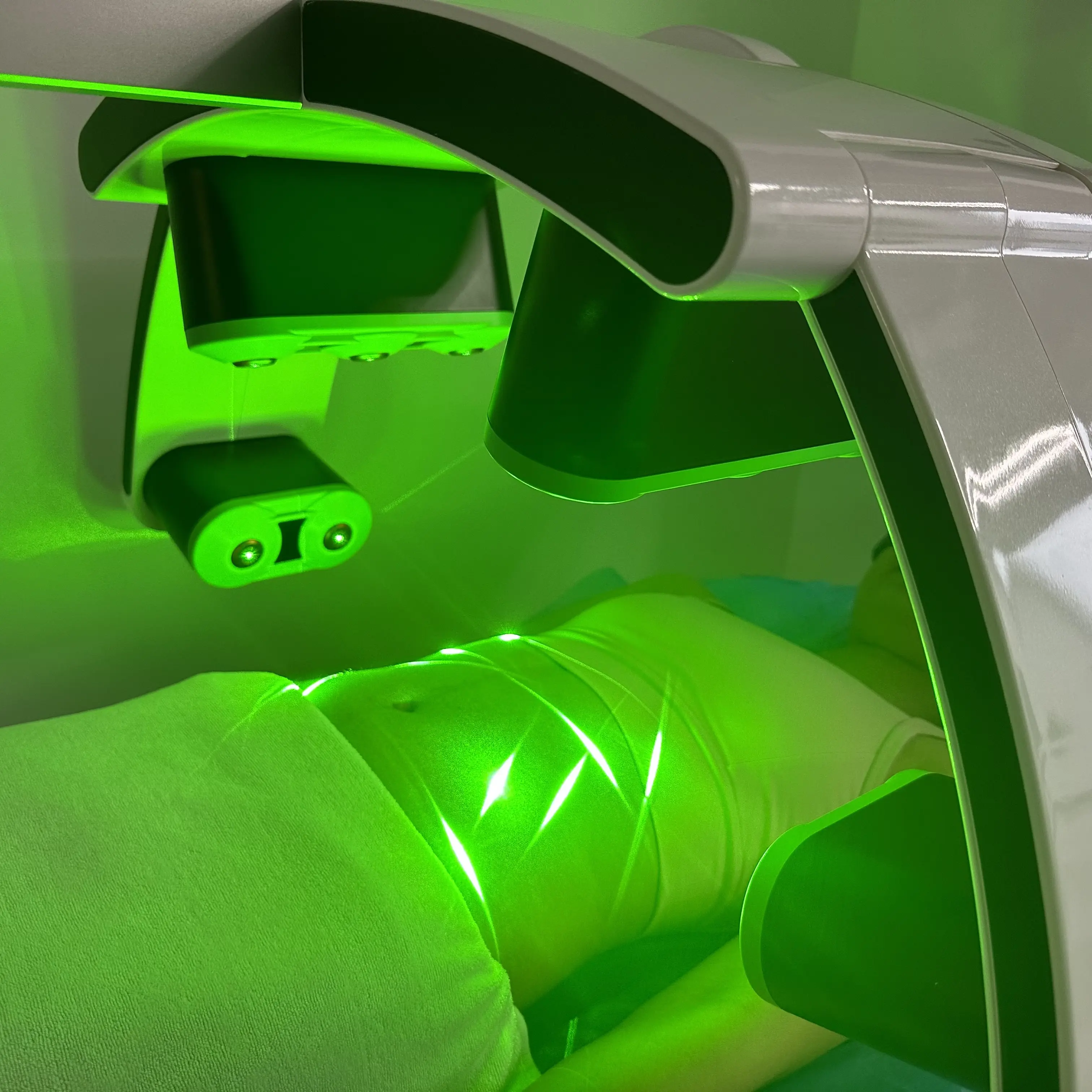 Nieuwste Populaire Apparatuur 532nm Laser Groen Licht Hyperthermisch Lichaam Afslanken 10d Laser Afslanken Massage Machine