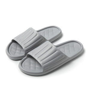Precio de fábrica barato baño cómodo baño antideslizante resistente al desgaste invitados de Casa EVA zapatillas de moda con buen precio - Product Image 1