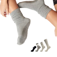 Chaussettes en tissu éponge standard pour hommes, vente en gros OEM, logo personnalisé, couleurs blanc pur et noir, revers de cheville antidérapant, séchage rapide