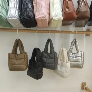 Neue geste ppte geschwollene Tasche weibliche kleine Einkaufstasche Puffer Design Baumwolle Daunen Lady Handtaschen Puffy Bag Frauen