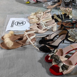 Stock di Scarpe e Sandali da Donna Usati di Marca di Seconda Mano - Product Image 2