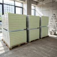 Panneau sandwich en PU à haute valeur R, panneau d'isolation en mousse de polyuréthane, panneau mural et de toiture pour chambre froide, entrepôt, maison modulaire préfabriquée